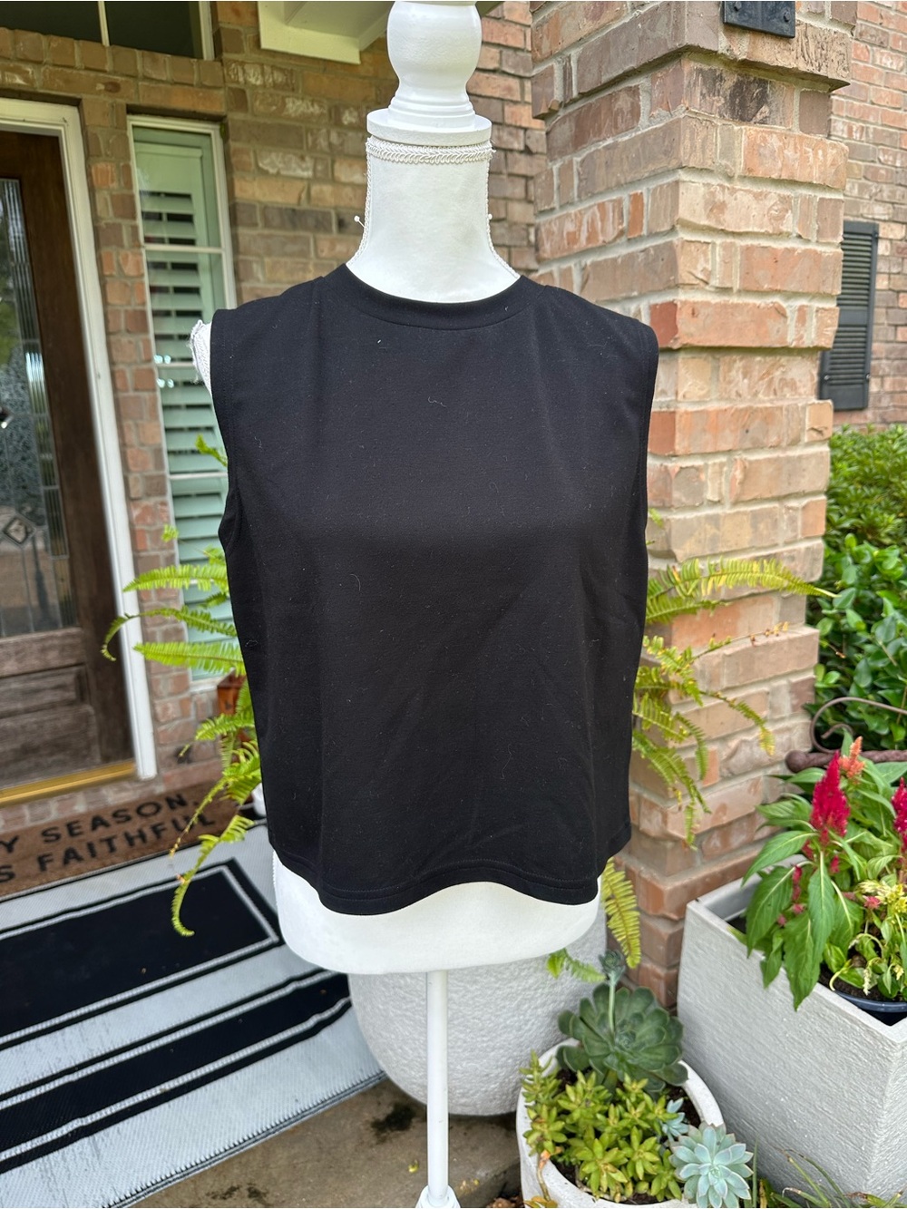 Black Sleeveless Crewneck Tank - Classic Everyday Tank